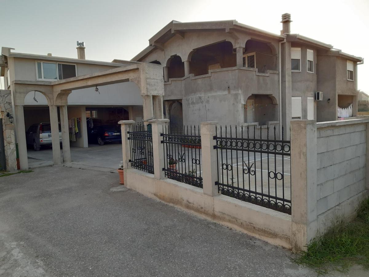 Zecirovic Mnebar Bar Exterior photo
